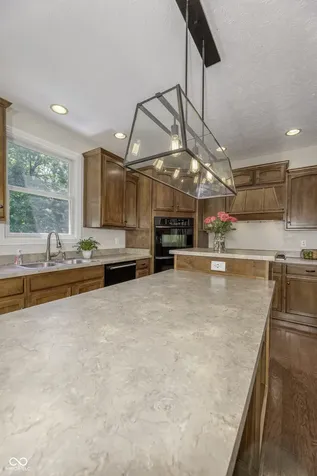 6867 W Thornebush Drive Mccordsville IN 46055