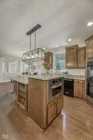 6867 W Thornebush Drive Mccordsville IN 46055