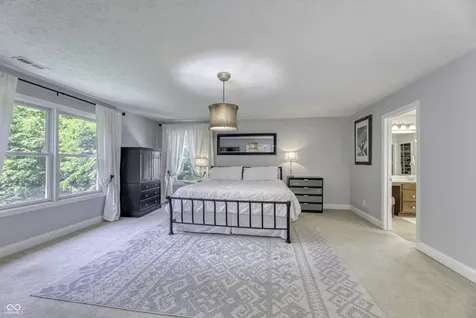 6867 W Thornebush Drive Mccordsville IN 46055