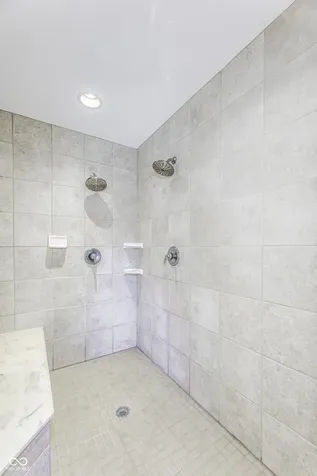 6867 W Thornebush Drive Mccordsville IN 46055