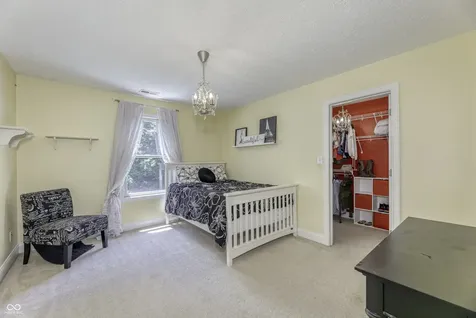 6867 W Thornebush Drive Mccordsville IN 46055