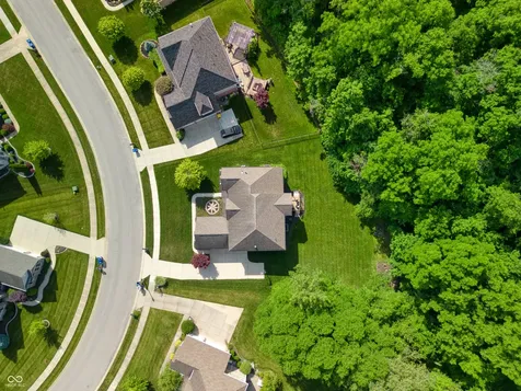 6867 W Thornebush Drive Mccordsville IN 46055