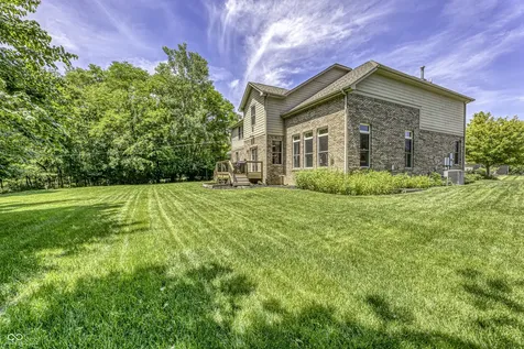 6867 W Thornebush Drive Mccordsville IN 46055