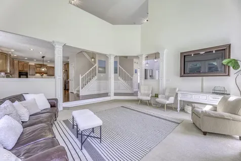 6867 W Thornebush Drive Mccordsville IN 46055