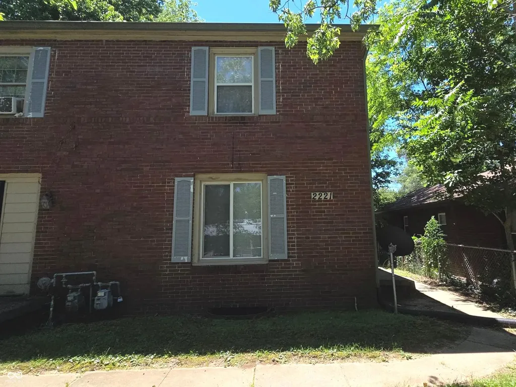 2221 E 38th Street Indianapolis IN 46218