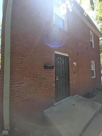 2221 E 38th Street Indianapolis IN 46218