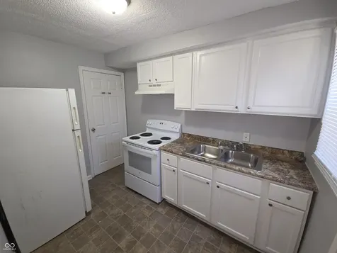 2221 E 38th Street Indianapolis IN 46218