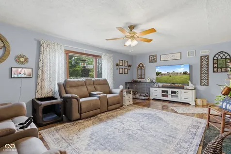 7010 E State Road 28 Elwood IN 46036