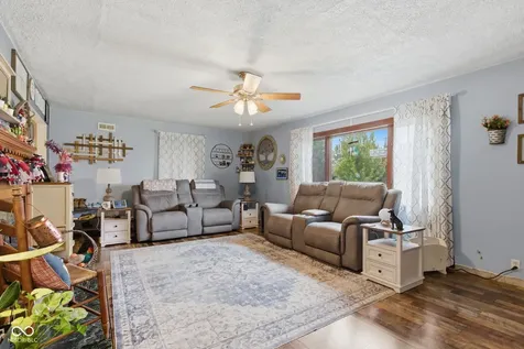 7010 E State Road 28 Elwood IN 46036