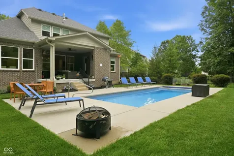 2837 E High Grove Circle Zionsville IN 46077