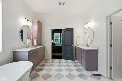 2837 E High Grove Circle Zionsville IN 46077