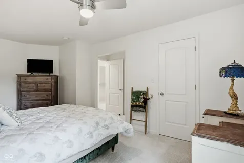 2837 E High Grove Circle Zionsville IN 46077