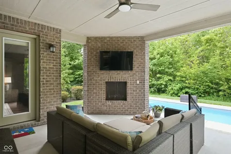 2837 E High Grove Circle Zionsville IN 46077