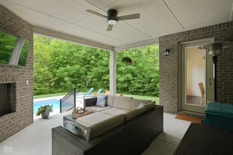 2837 E High Grove Circle Zionsville IN 46077