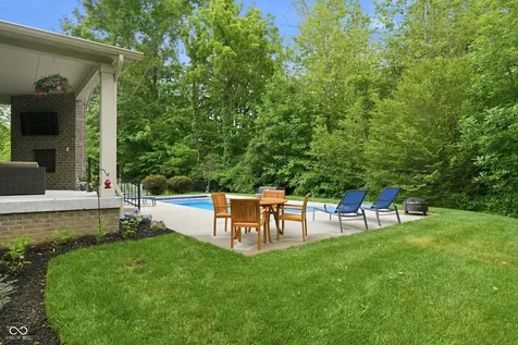 2837 E High Grove Circle Zionsville IN 46077