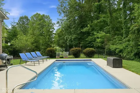 2837 E High Grove Circle Zionsville IN 46077