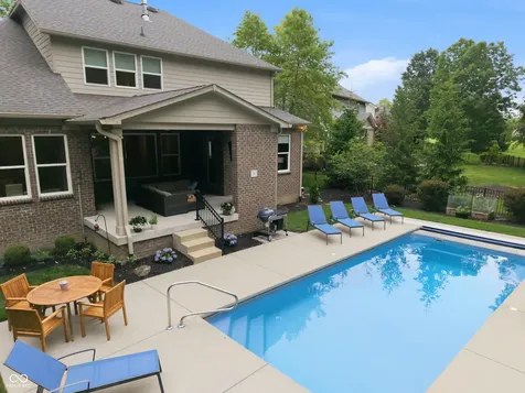 2837 E High Grove Circle Zionsville IN 46077