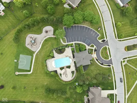 2837 E High Grove Circle Zionsville IN 46077