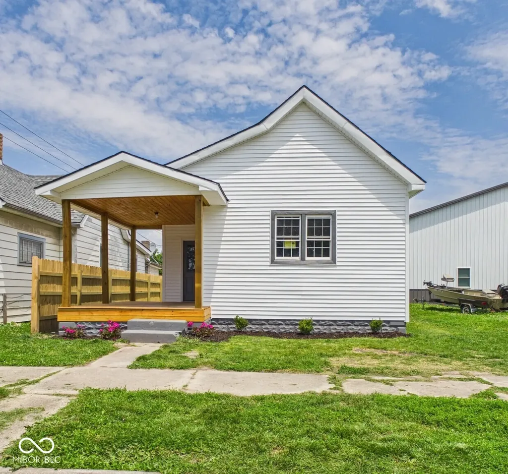 1518 S G Street Elwood IN 46036