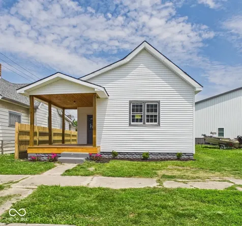 1518 S G Street Elwood IN 46036