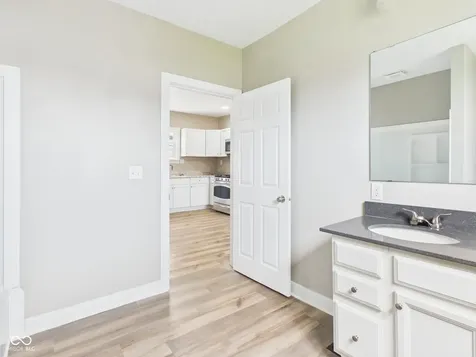 1518 S G Street Elwood IN 46036