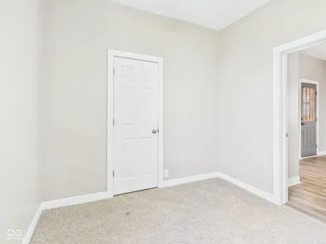 1518 S G Street Elwood IN 46036