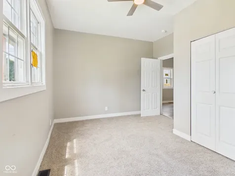 1518 S G Street Elwood IN 46036