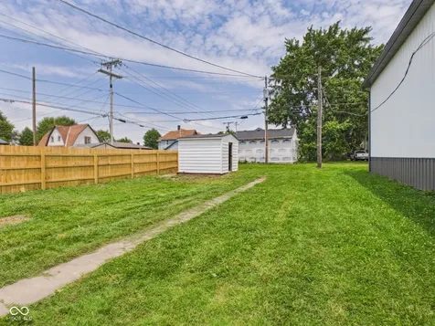 1518 S G Street Elwood IN 46036