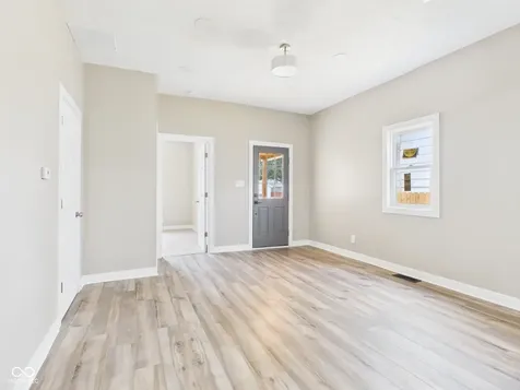 1518 S G Street Elwood IN 46036