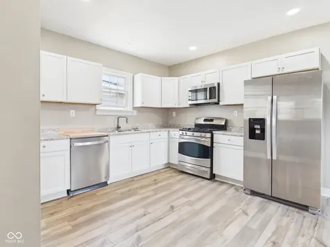 1518 S G Street Elwood IN 46036