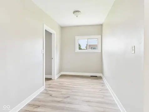 1518 S G Street Elwood IN 46036