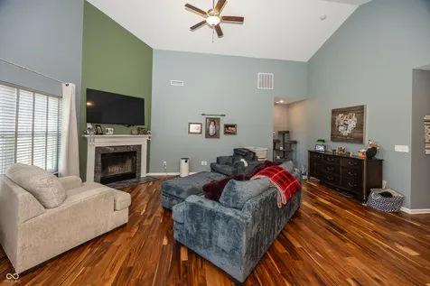 5412 Maywood Drive Whitestown IN 46075