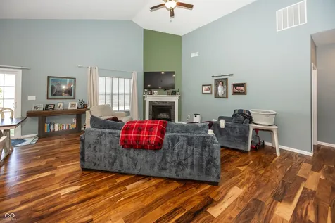 5412 Maywood Drive Whitestown IN 46075