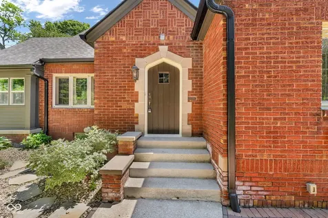 935 N Campbell Avenue Indianapolis IN 46219