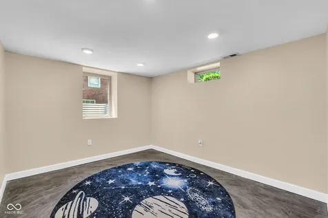 935 N Campbell Avenue Indianapolis IN 46219