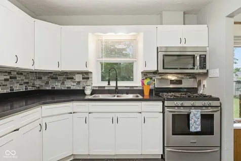 7824 E Hanna Avenue Indianapolis IN 46239