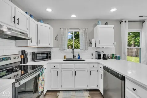 641 Saraina Lane New Whiteland IN 46184