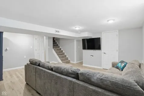314 N 6th Avenue Beech Grove IN 46107