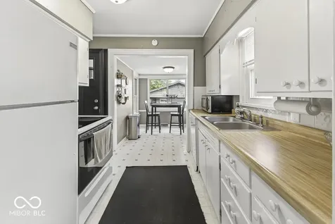 305 N 20th Beech Grove IN 46107