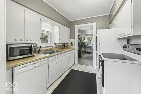 305 N 20th Beech Grove IN 46107