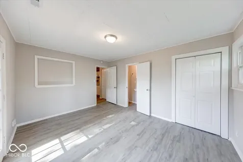 7821 Souter Drive Indianapolis IN 46219