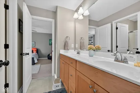 6507 Regents Park Court Zionsville IN 46077