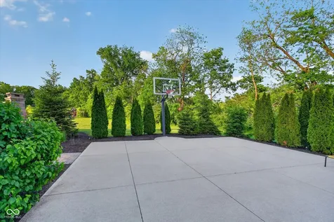 6507 Regents Park Court Zionsville IN 46077