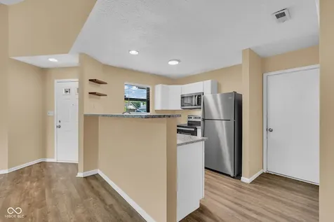 4112 Zinfandel Way Indianapolis IN 46254
