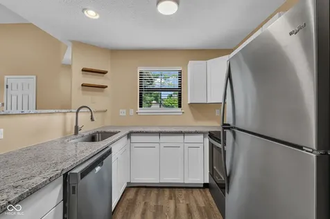 4112 Zinfandel Way Indianapolis IN 46254