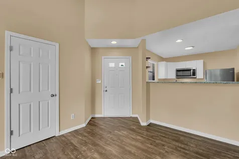 4112 Zinfandel Way Indianapolis IN 46254