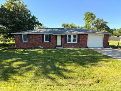 8262 E Rockwood Street Columbus IN 47203