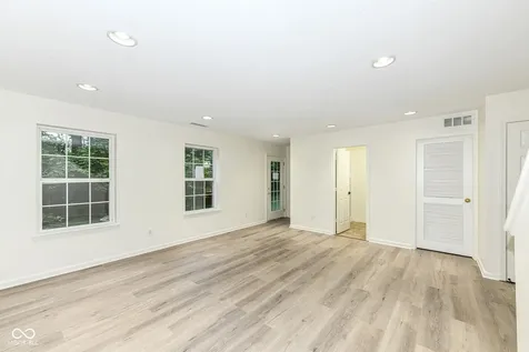 3327 Decker Ridge Drive Indianapolis IN 46268