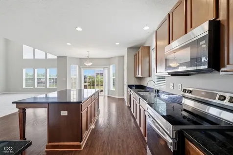 8110 Eskerban Drive Avon IN 46123