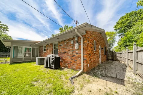 1641 Hillcrest Avenue Anderson IN 46011
